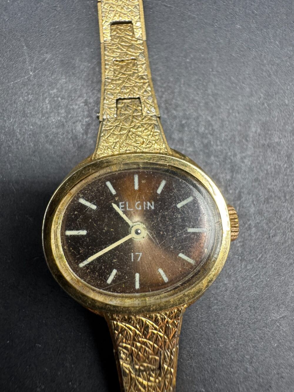 Vintage ELGIN Women’s Mechanical 17 Jewels Watch Gold Tone Bracelet Band